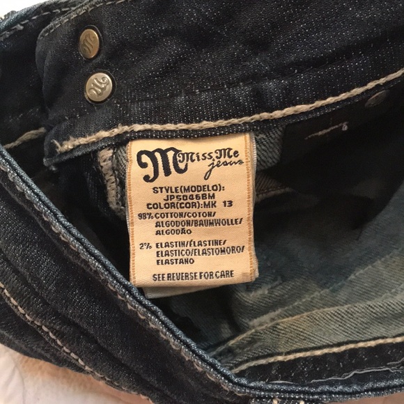 {Miss Me} Embellished Back Pocket Bermuda’s 28 - Picture 5 of 7